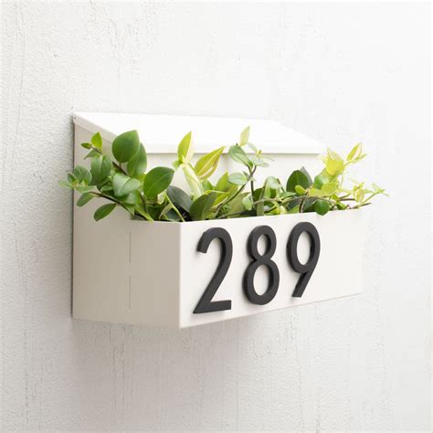 Planter Mailbox – Schoolhouse